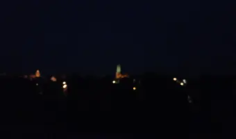 Opuszczona przychodnia wojskowa.