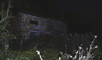 2 opuszczone domy w lesie - photo 4/4