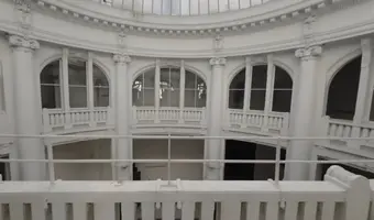 Opuszczony bank - zdjęcie 2/4