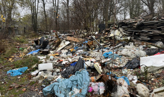 OPUSZCZONY SKLEP Z PŁYTKAMI,