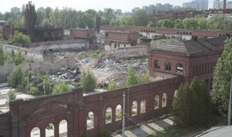 Ogromna fabryka włókiennicza,