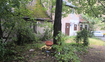 Opuszczony budynek mieszkalny.