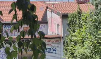 Duża opuszczona posesja