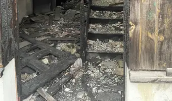 Opuszczone gospodarstwo i spalony domSady Opolskie