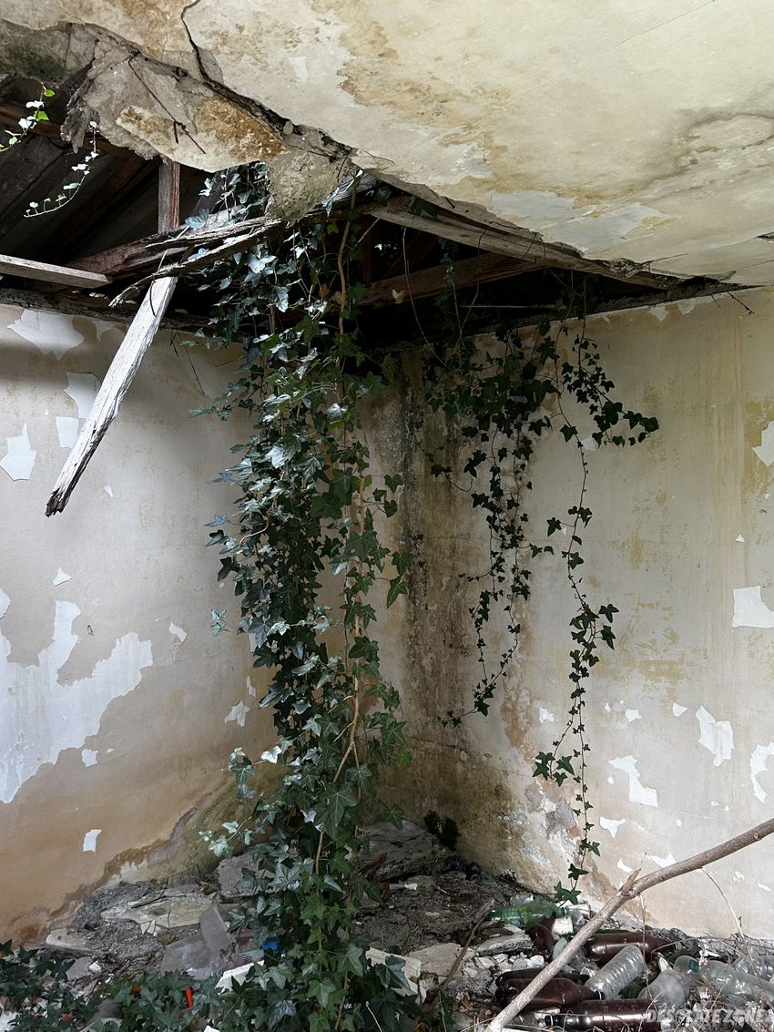 Opuszczone domki lotniskowe