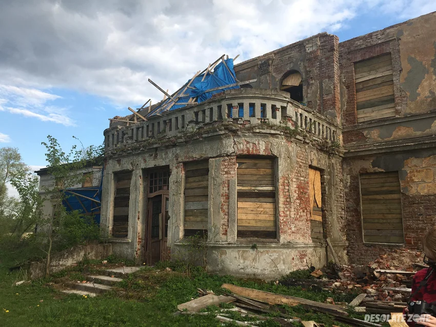 Opuszczony dwór, słupowo