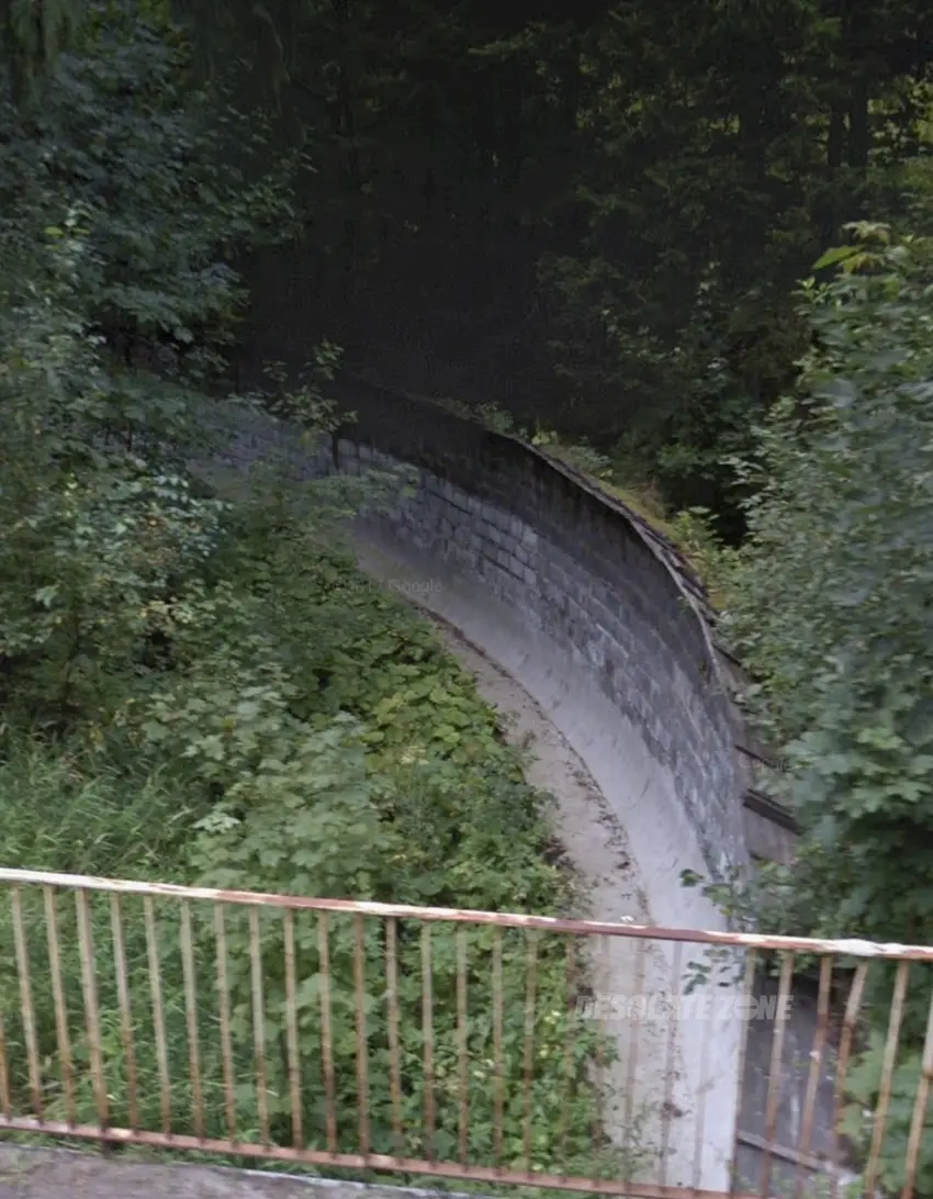 Tor bobslejowo-saneczkowy - zdjęcie 1/2