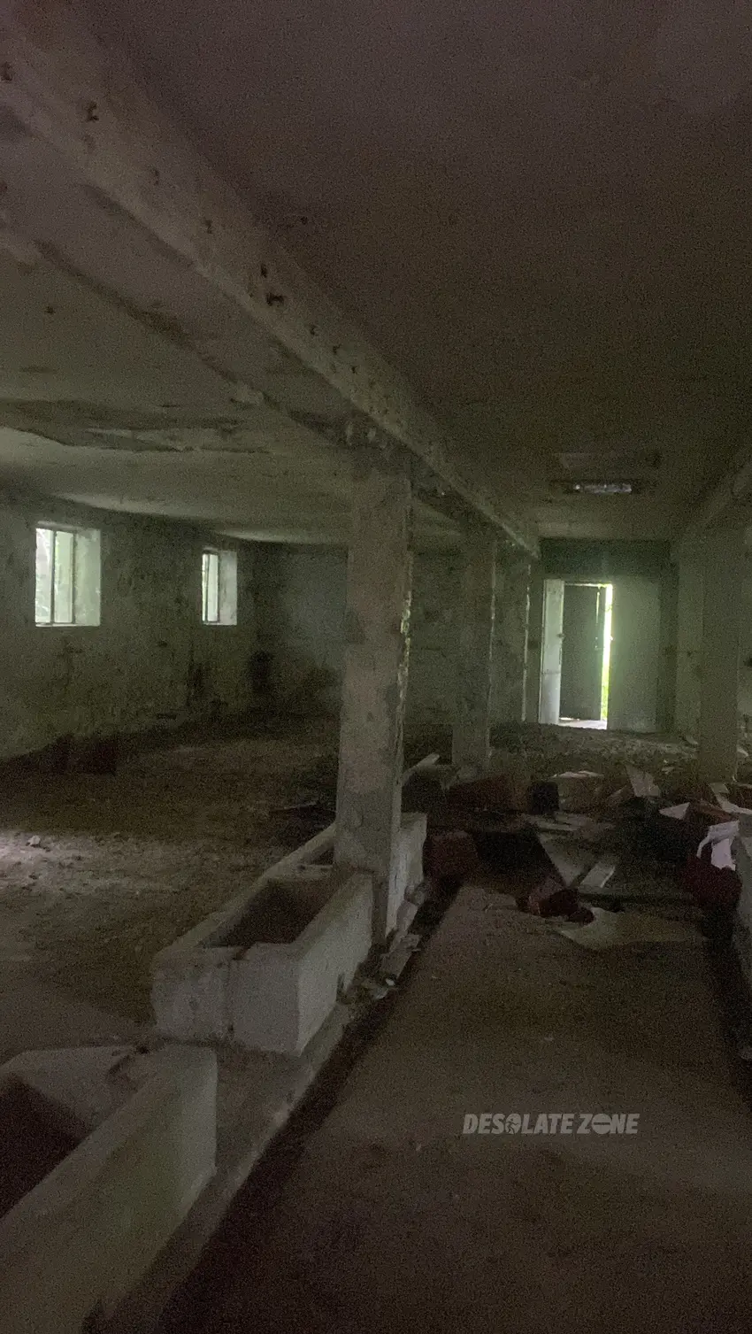 Opuszczone schronisko - zdjęcie 1/9