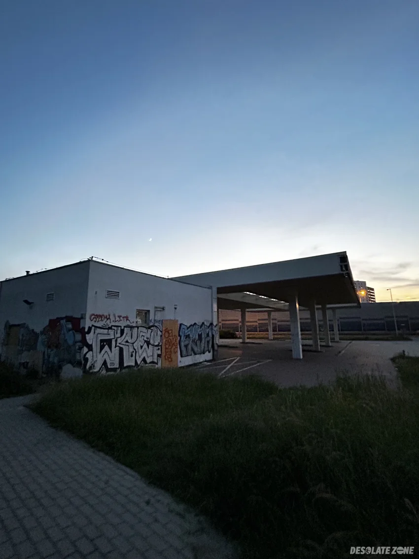 Opuszczona stacja benzynowa