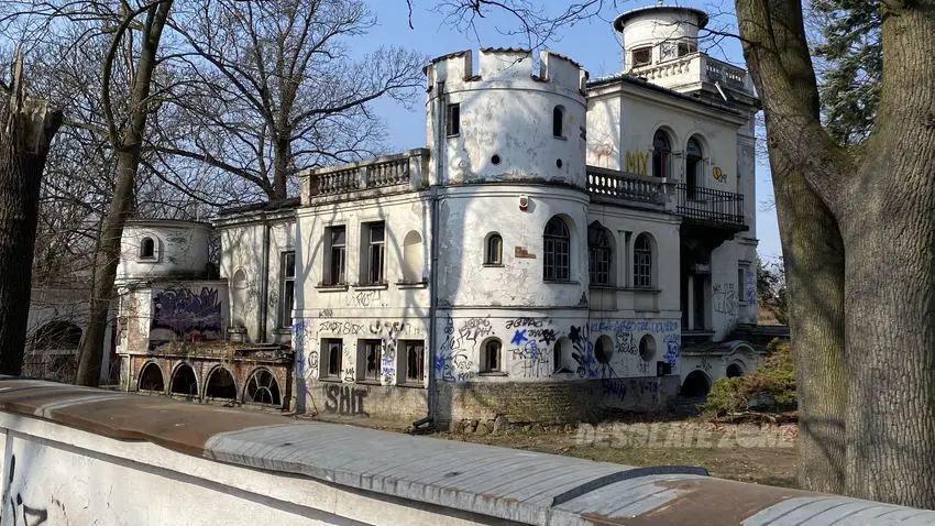 Opuszczona restauracja baszta (willa z x i x wieku) - photo 1/4