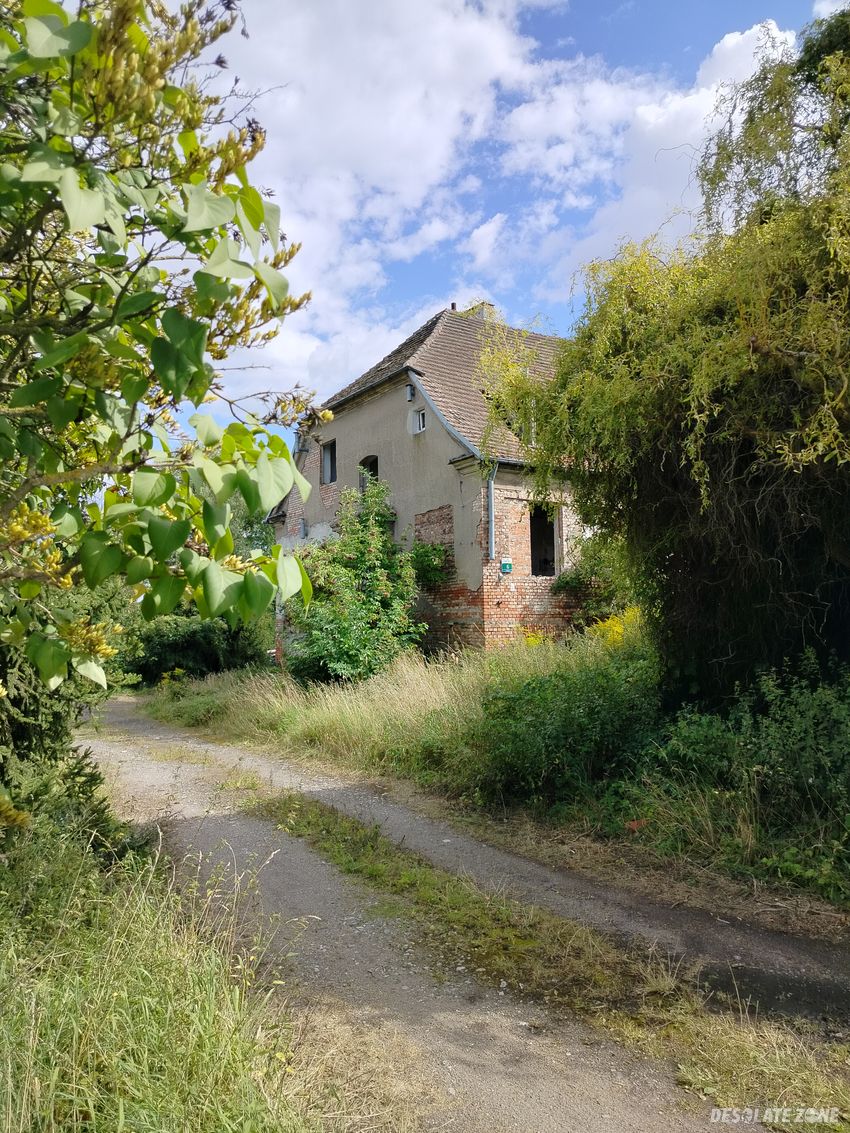 Opuszczona willa właściciela.