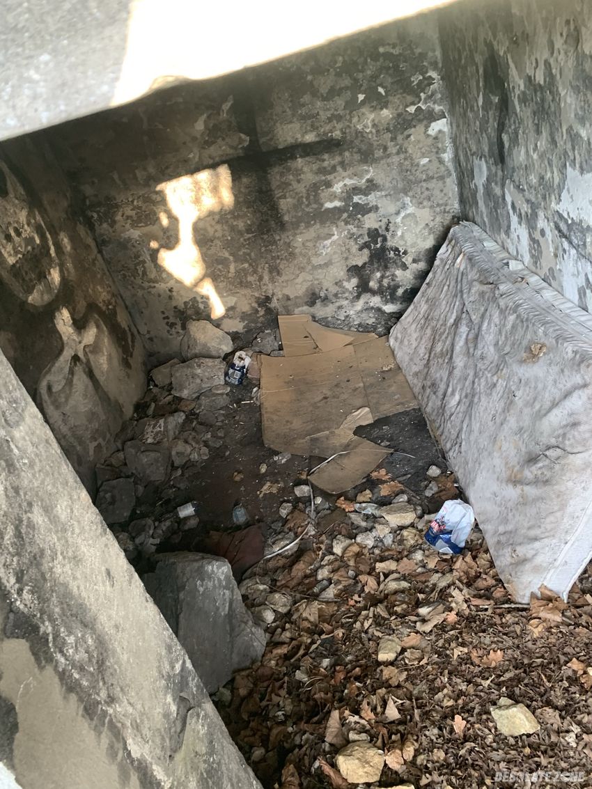 Schron zakrzówek i i