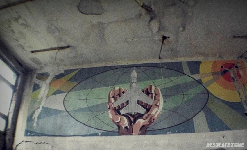 Opuszczone lotnisko w krzywej, osła - zdjęcie 1/4