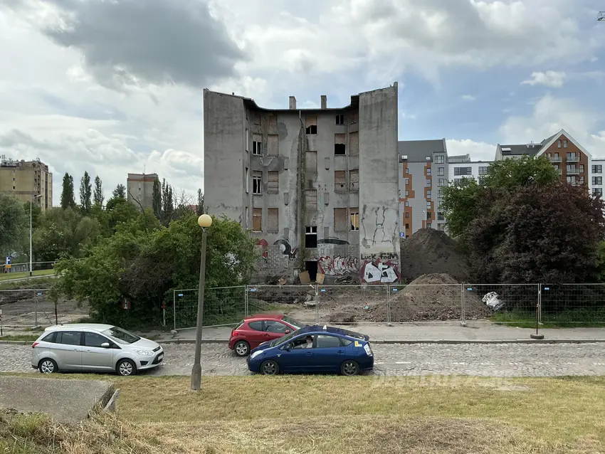 Opuszczony blok - zdjęcie 1/4
