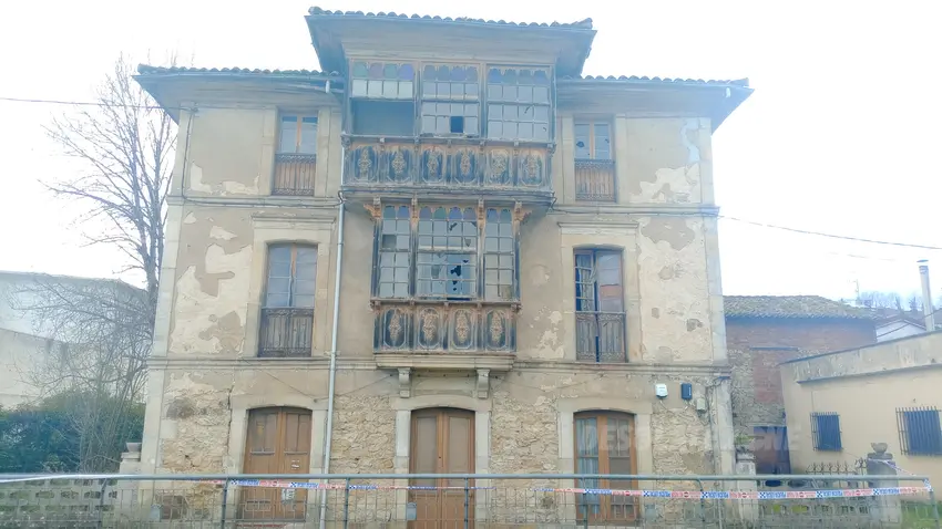 Dom rodzinny - zdjęcie 1/1