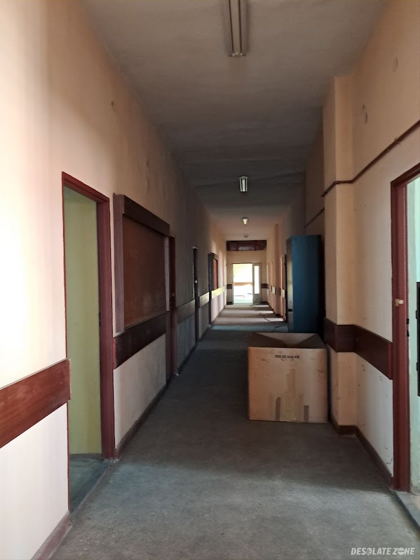 Opuszczony biurowiec polimerc