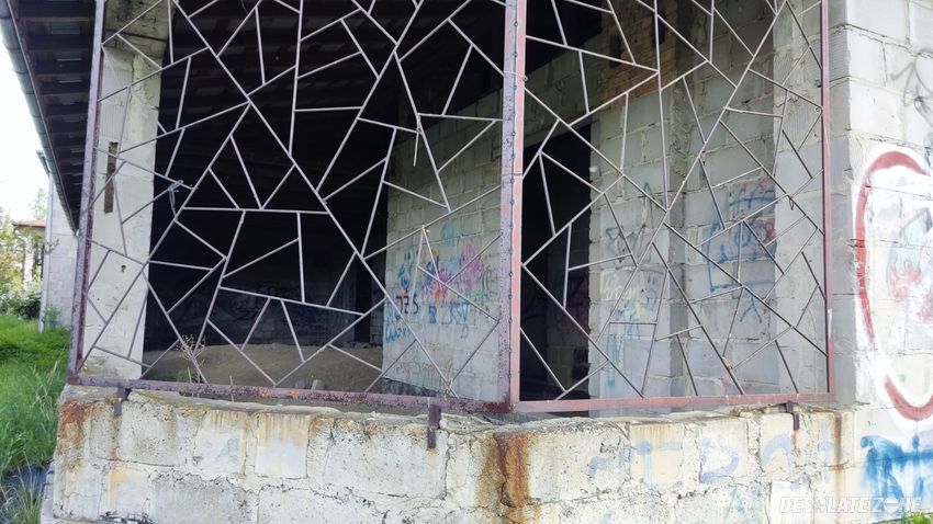 Opuszczona apteka " alfa"