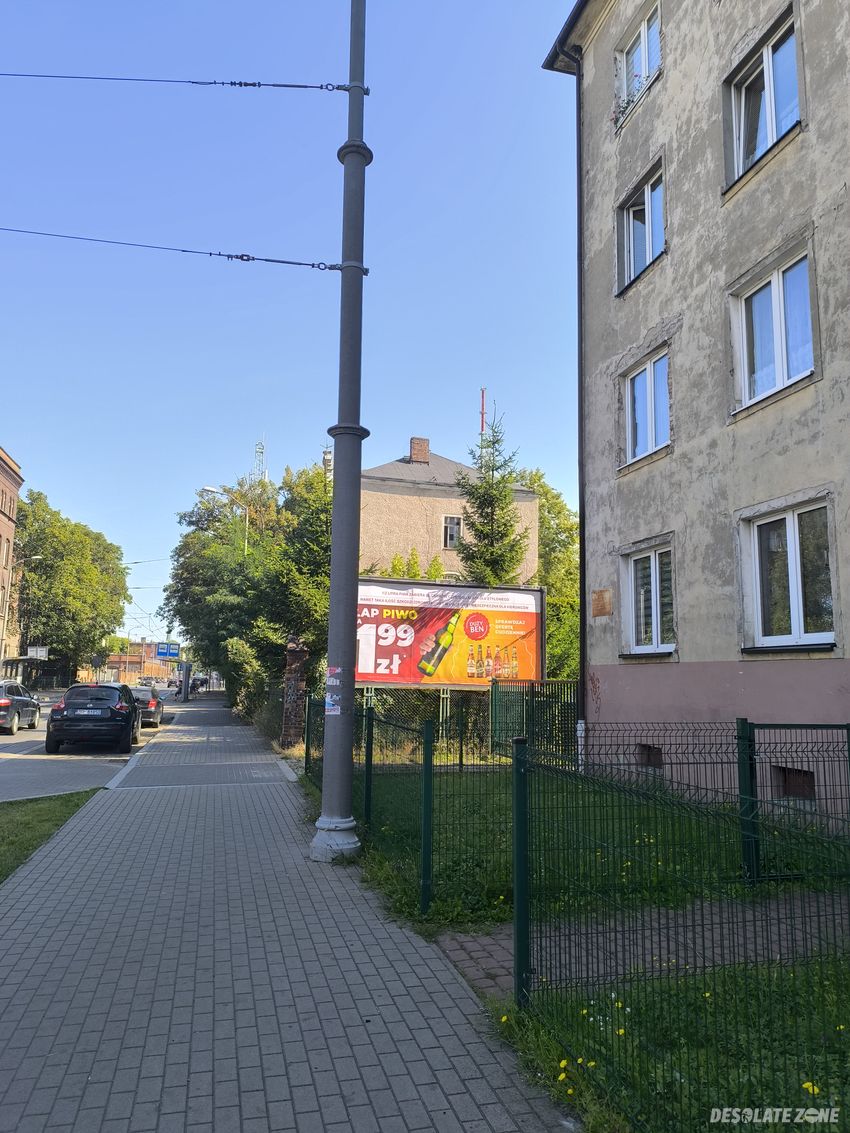 Opuszczona kamienica.