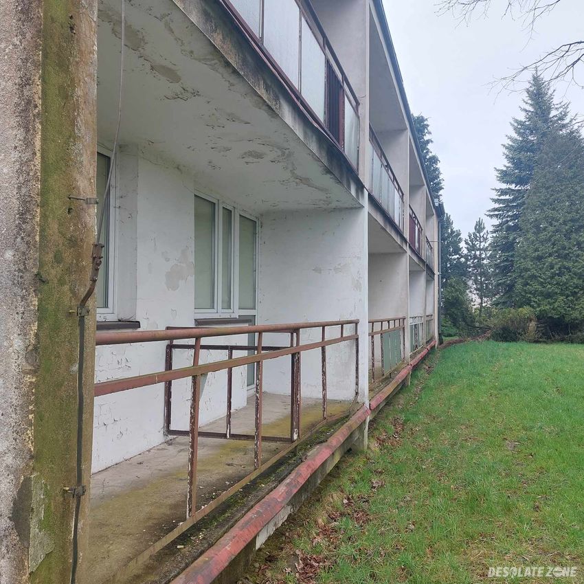 Opuszczony zespół szkół rolniczych i internat w dobczycach