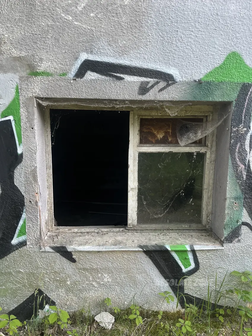 Opuszczony zakład mechaniczny - zdjęcie 1/4