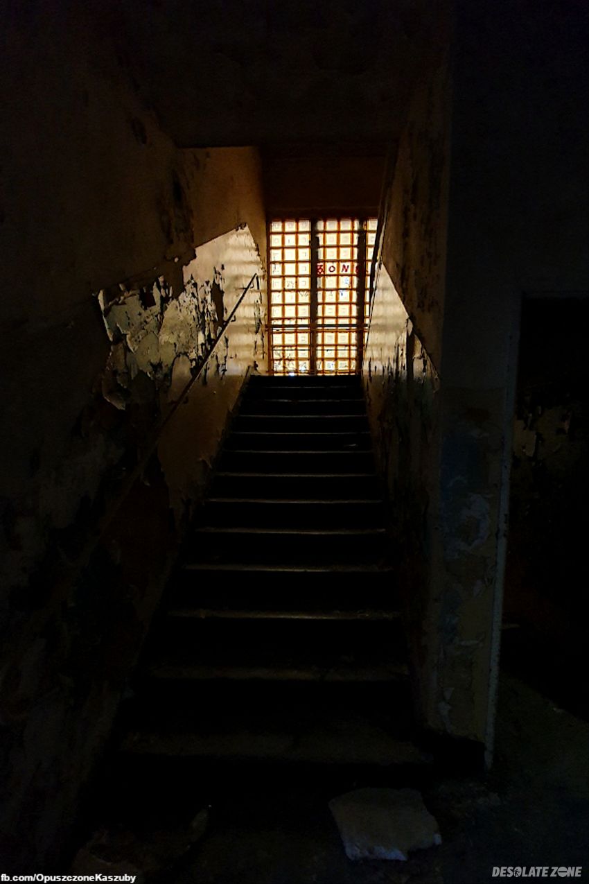 Izba żołnierska, hel