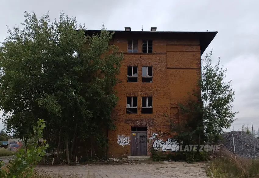 Opuszczony budynek kolejowy szczecin port centralny - photo 1/11