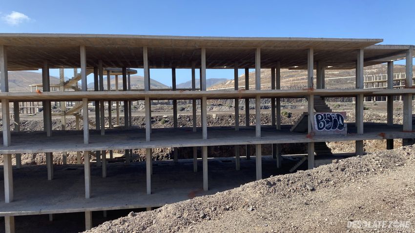 Niedokończony hotel