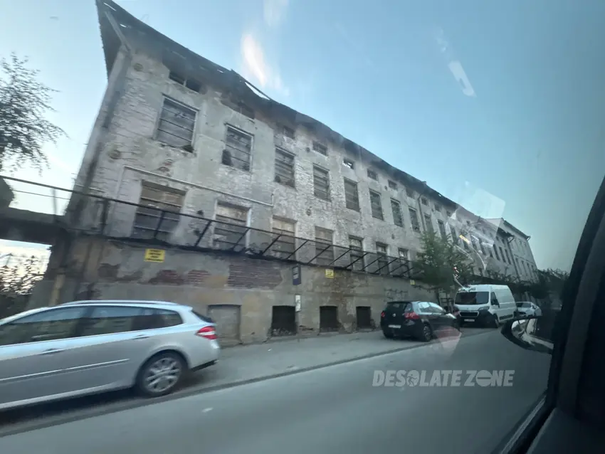 Opuszczony budynek / fabryka - zdjęcie 1/3
