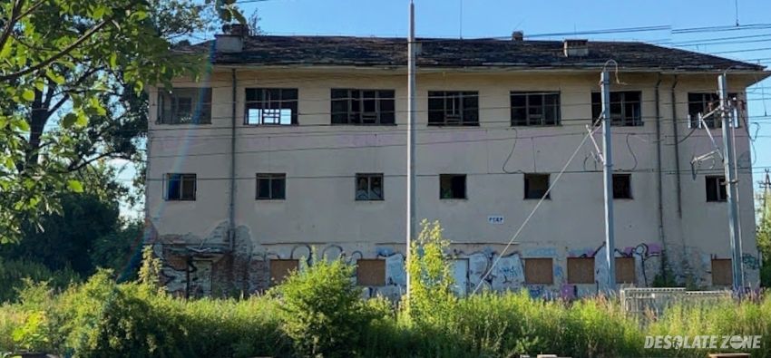 Opuszczona stacja kolejowa gołąbki