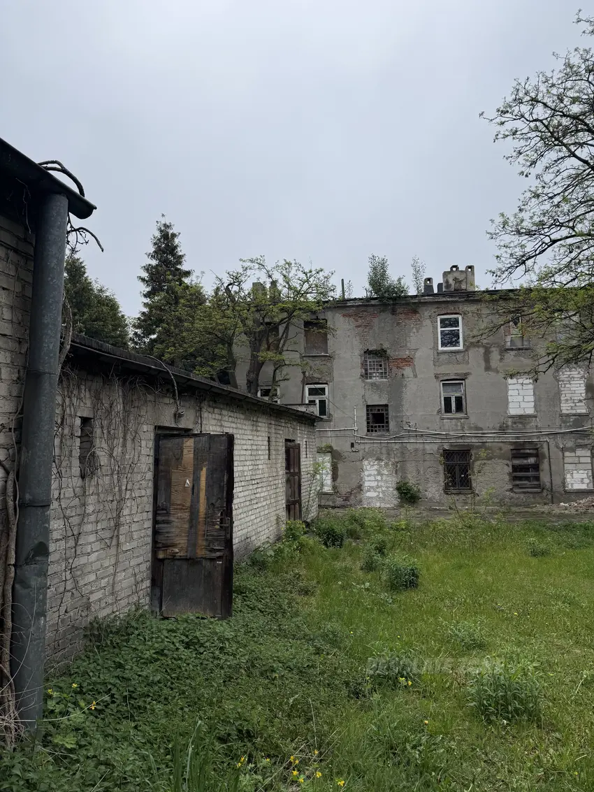 Opuszczone budynki - zdjęcie 1/4
