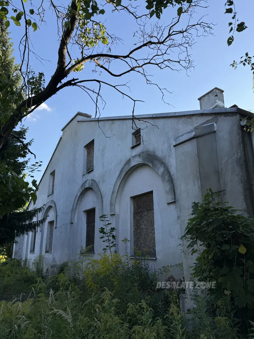 Opuszczony dom - zdjęcie 1/6