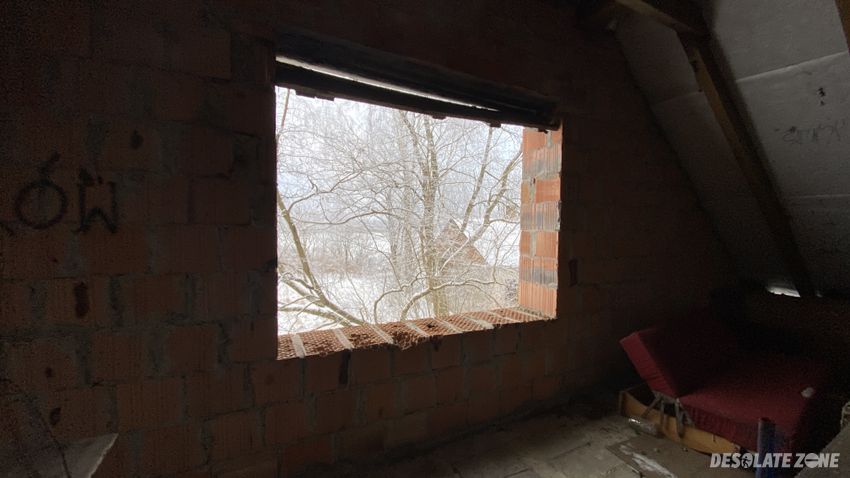 Dom z dwoma stodołami