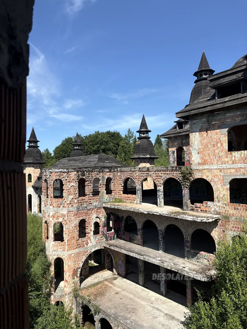 Zamek w Łapalicach, Łapalice - photo 1/89