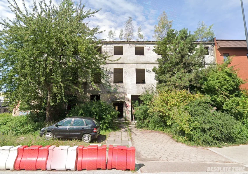 Opuszczony budynek biurowy zespołu fabrycznego ( sienkiewicza 163)