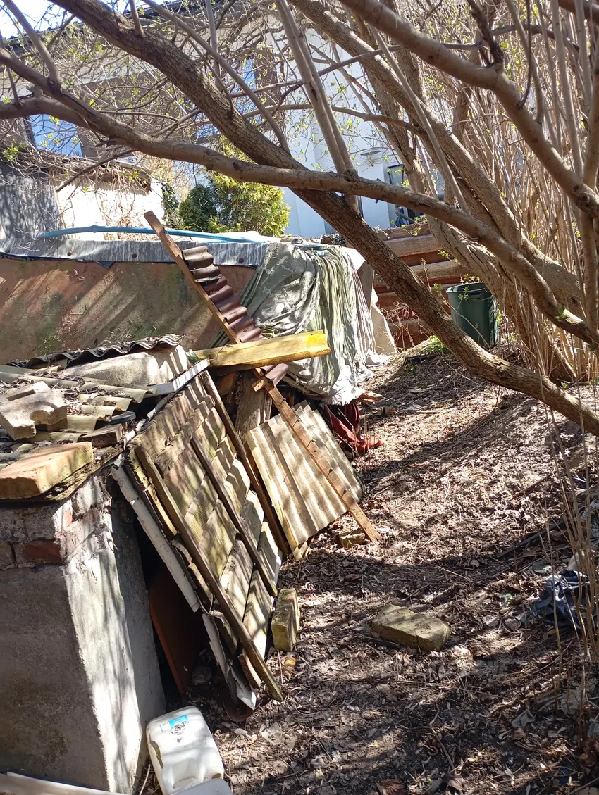 Opuszony pałacyk - photo 1/4