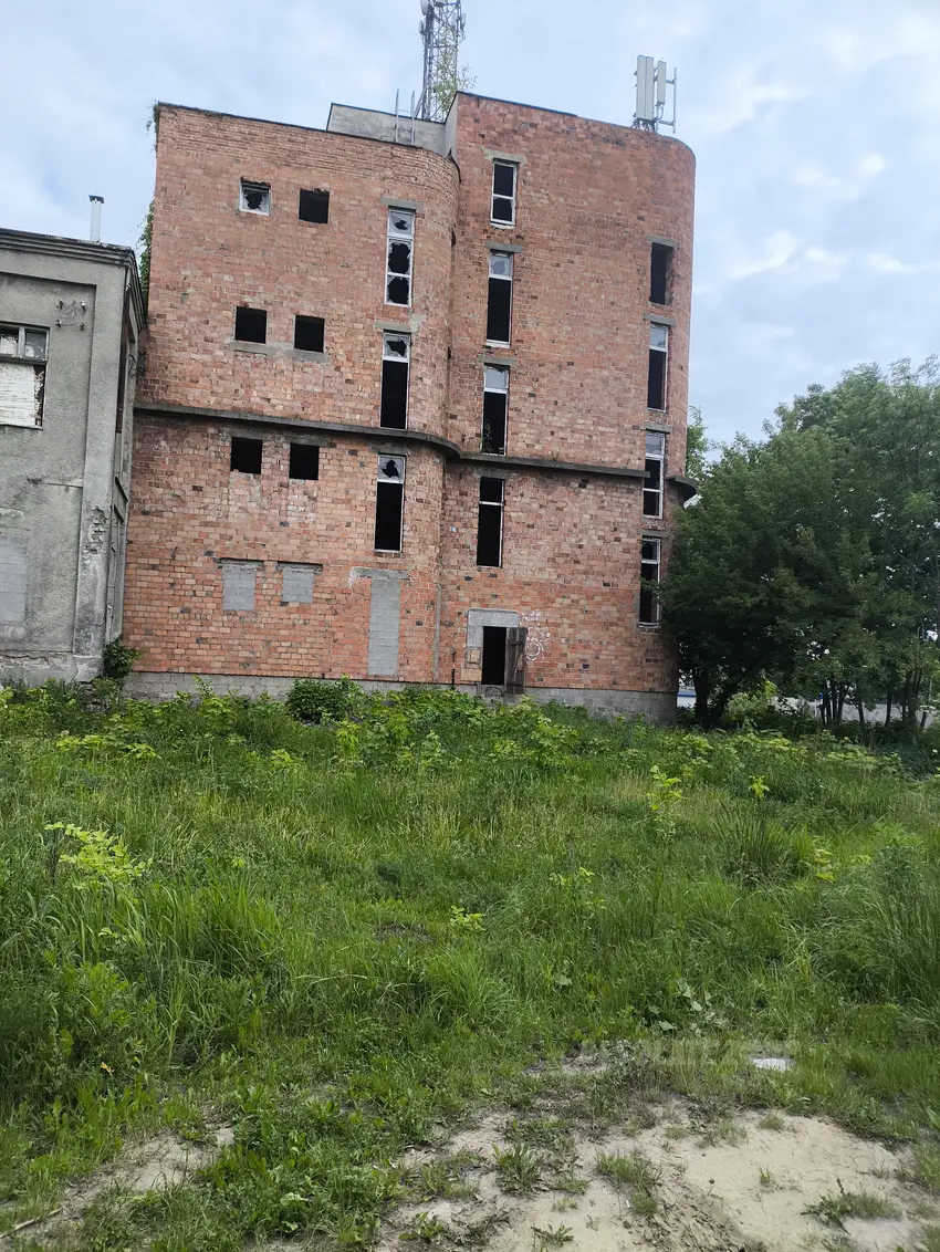 Opuszczony szpital - piotrków trybunalski - zdjęcie 1/4