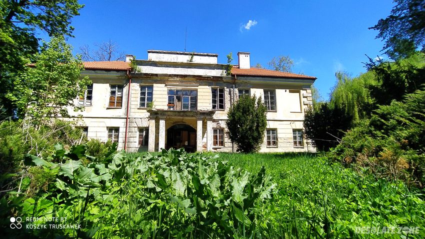 Pałac zamoyskich w pozdamczu