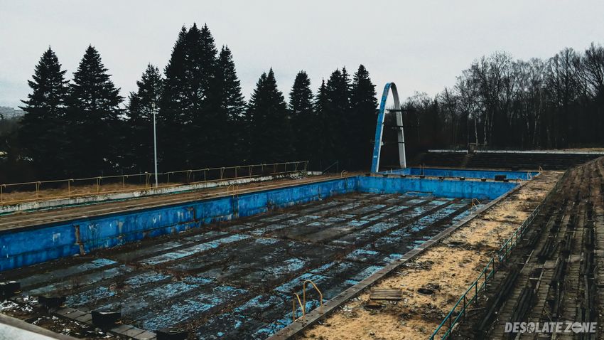 Niekryty basen " fala" - park Śląski