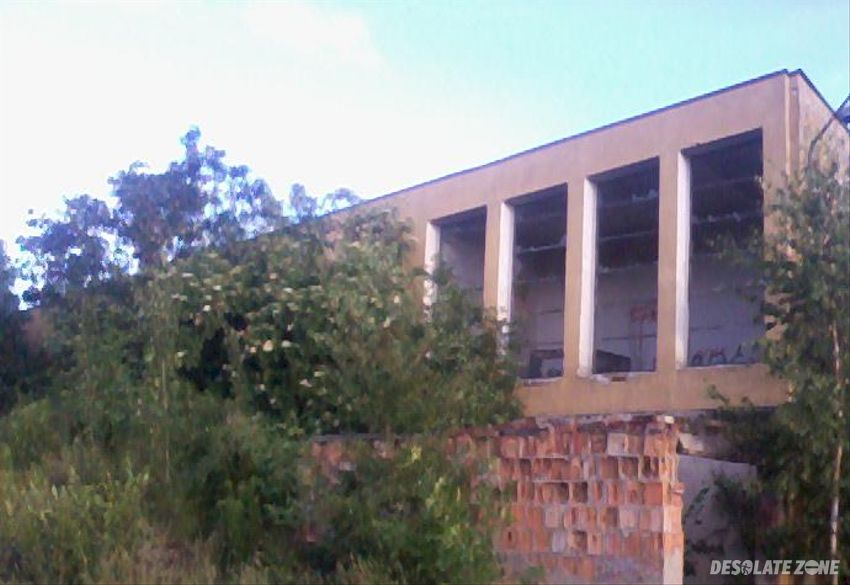 Stara fabryka, rumia