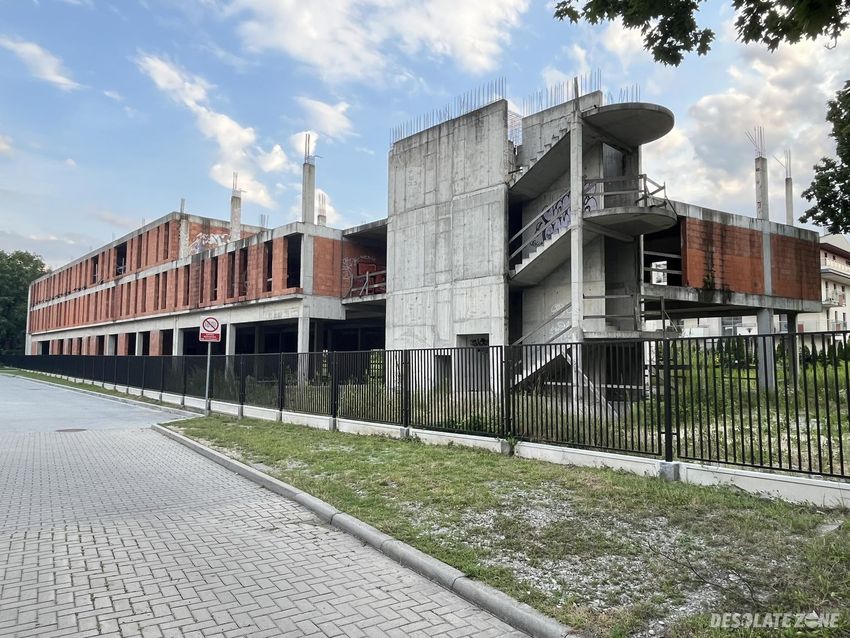 Niedokończony ośrodek dla emerytowanych policjantów.