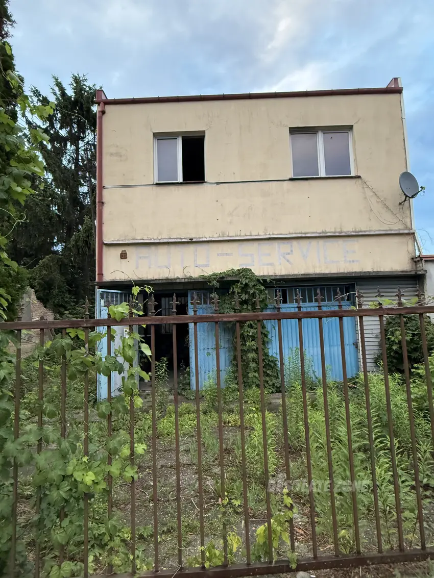 Opuszczony dom - zdjęcie 1/2
