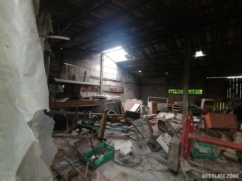 Opuszczony magazyn - zdjęcie 1/4