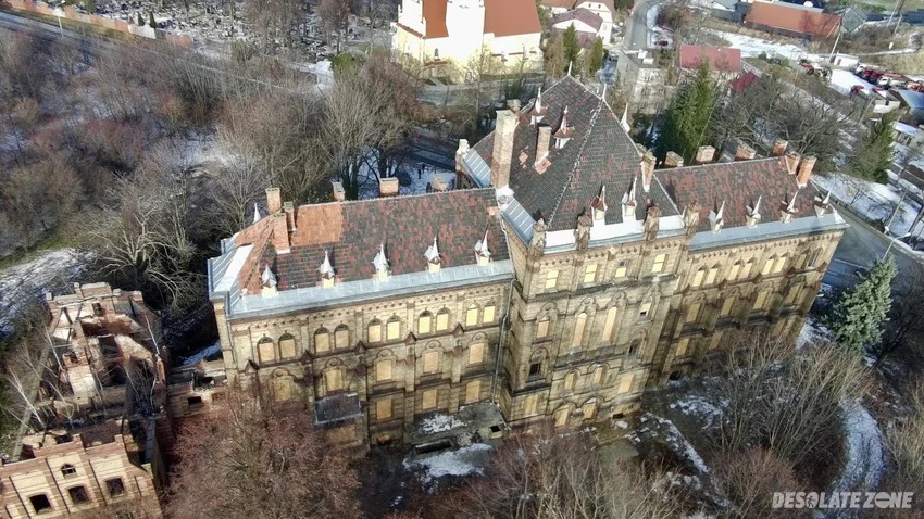 Neogotycki szpital z x i x wieku, mokrzeszów - zdjęcie 1/4