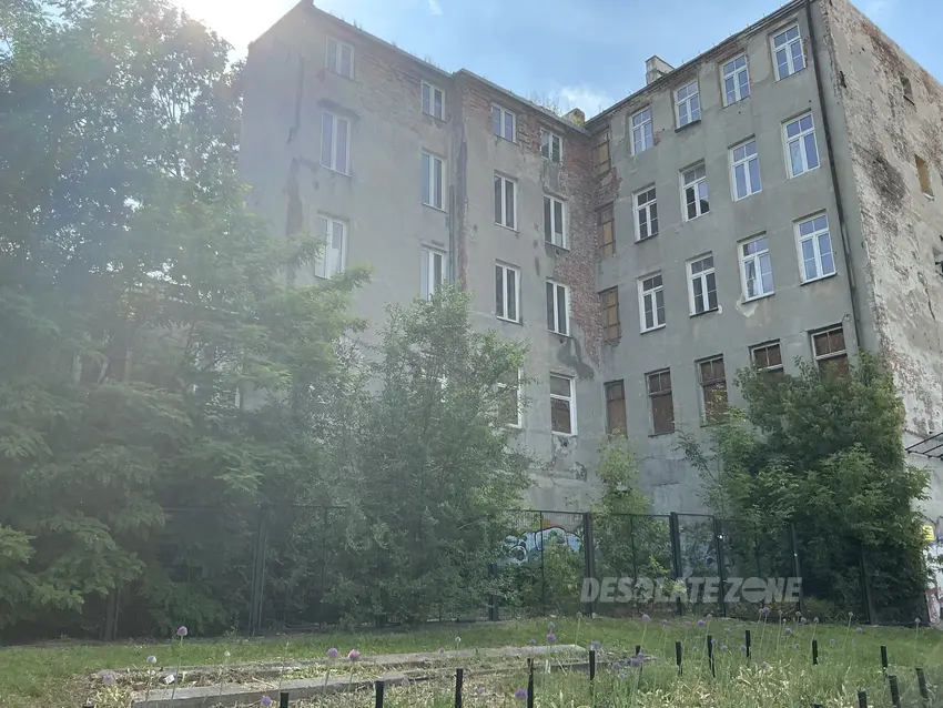 Opuszczona kamienica - photo 1/4