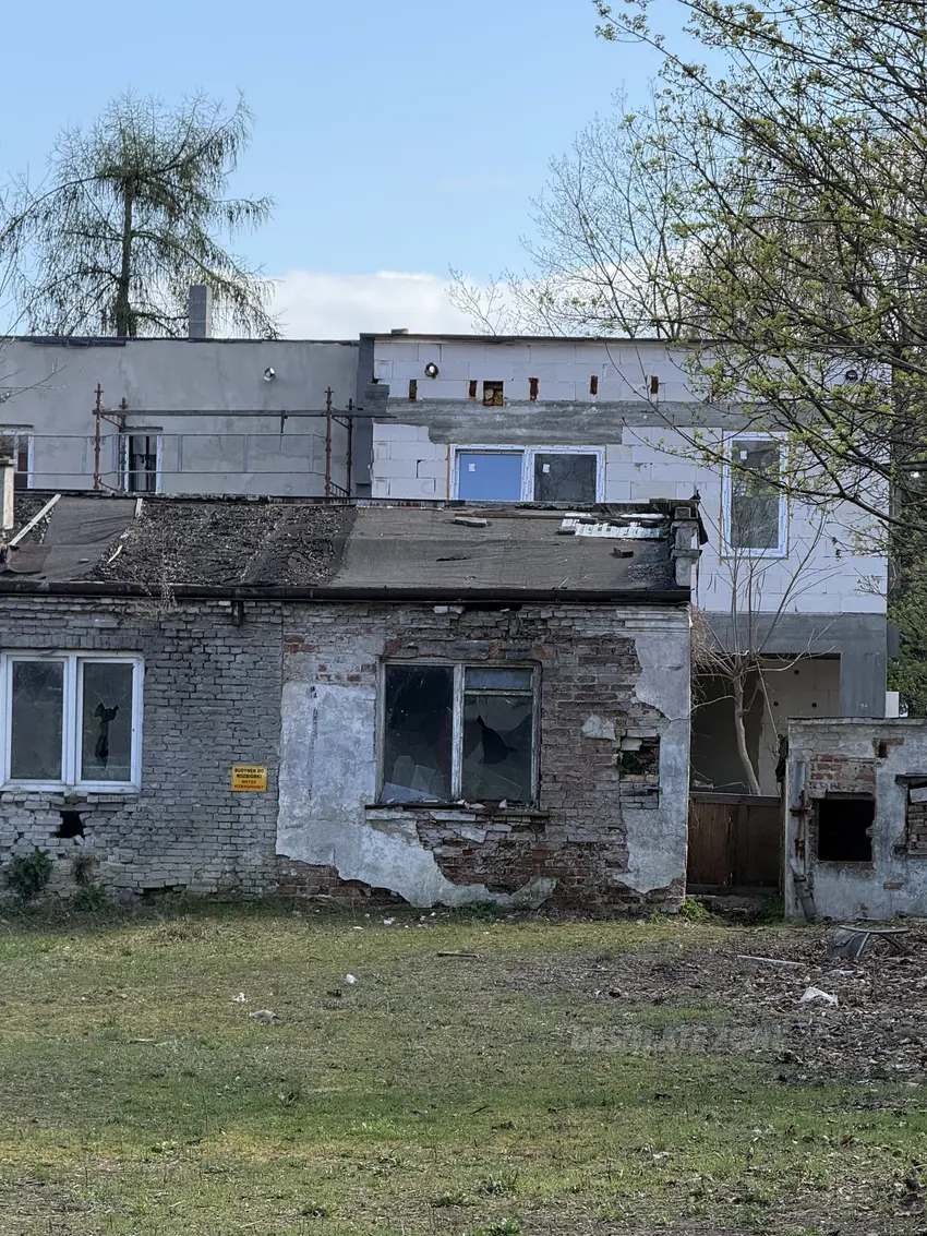 Opuszczony dom - zdjęcie 1/3