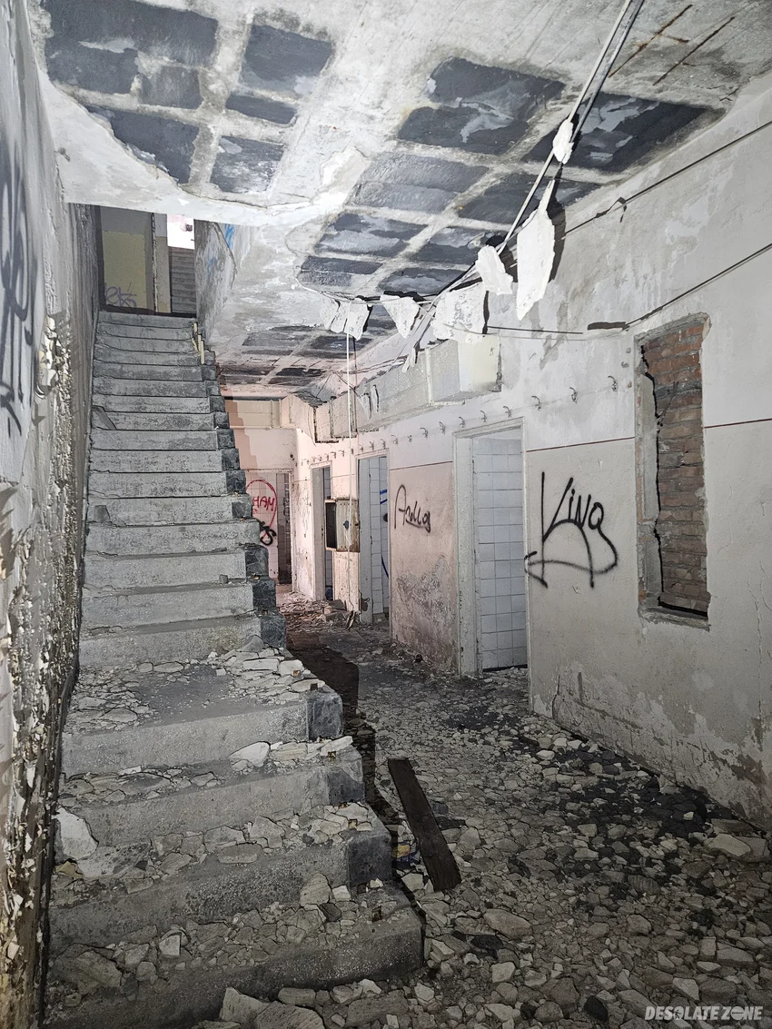 Opuszczony ośrodek wypoczynkowy maciejka, ustroń - photo 1/4