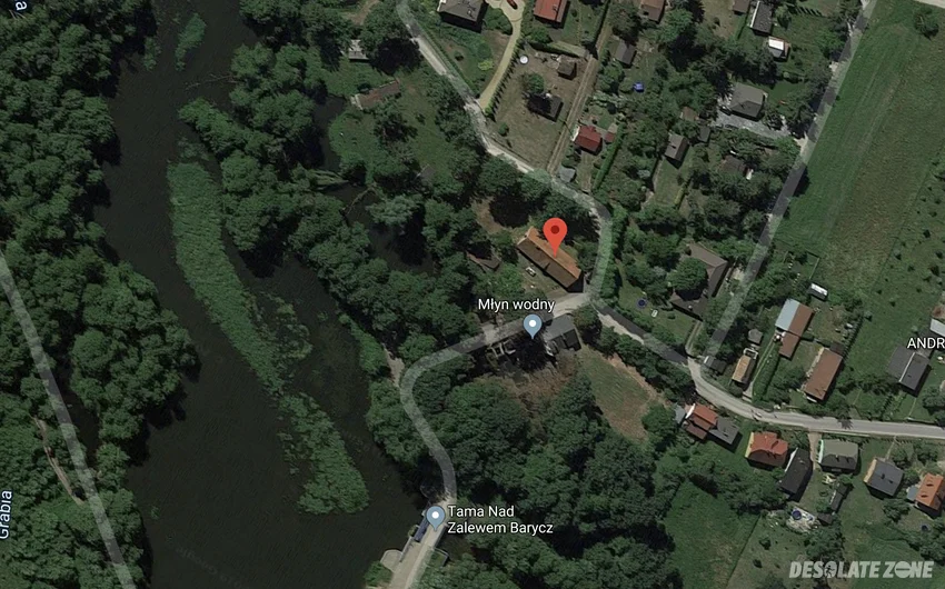 Opuszczona chatka - zdjęcie 1/3