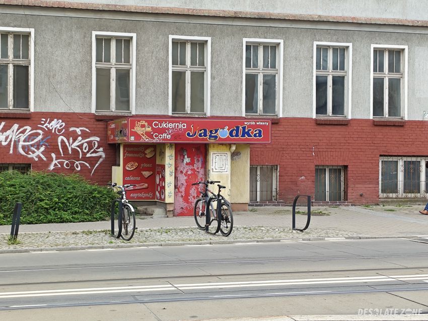 Opuszczona cukiernia jagódka