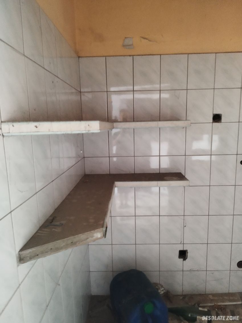 Opuszczona stacja benzynowa