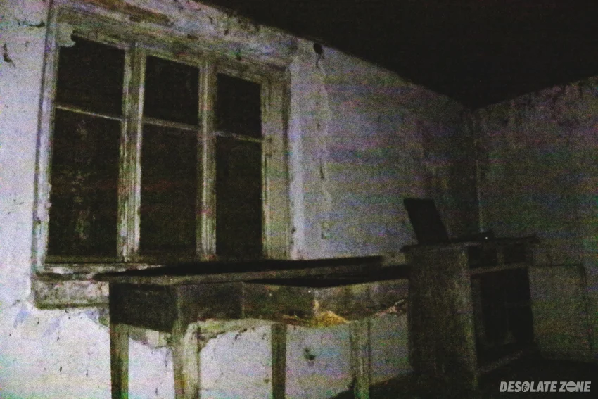 2 opuszczone domy w lesie - zdjęcie 1/4